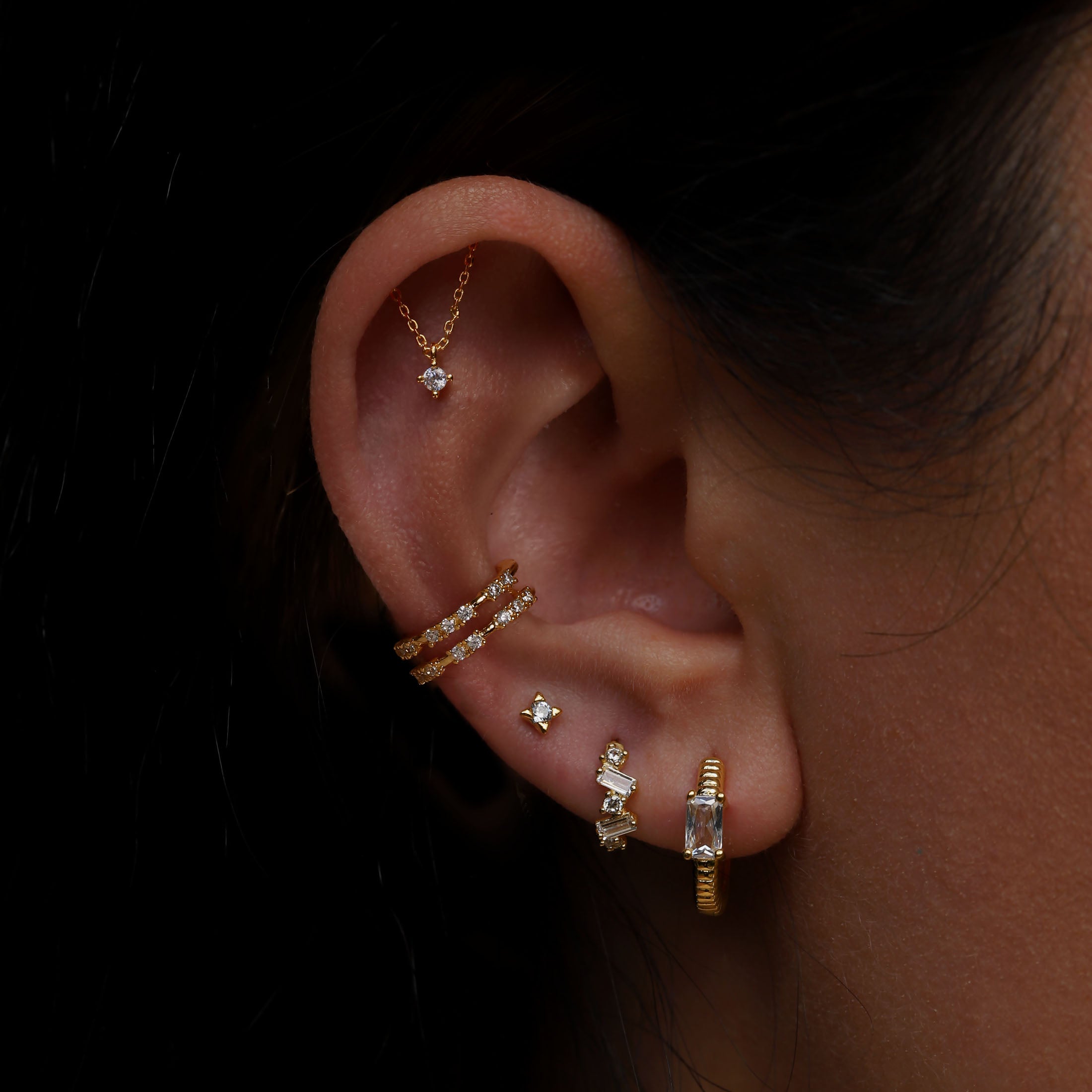 Sophia Chain Gemstone Helix Cartilage & Conch Ear Piercing On Model - Gold
